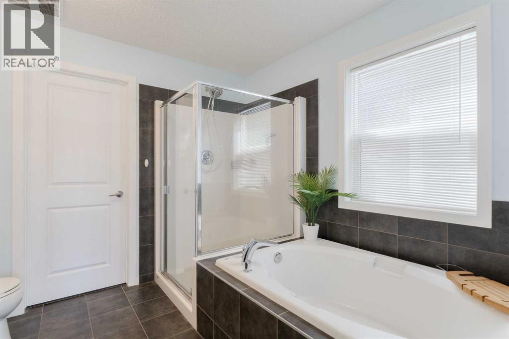 Photo 14 of 271 River Heights Crescent, Cochrane AB