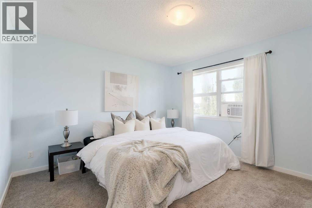 Photo 13 of 271 River Heights Crescent, Cochrane AB