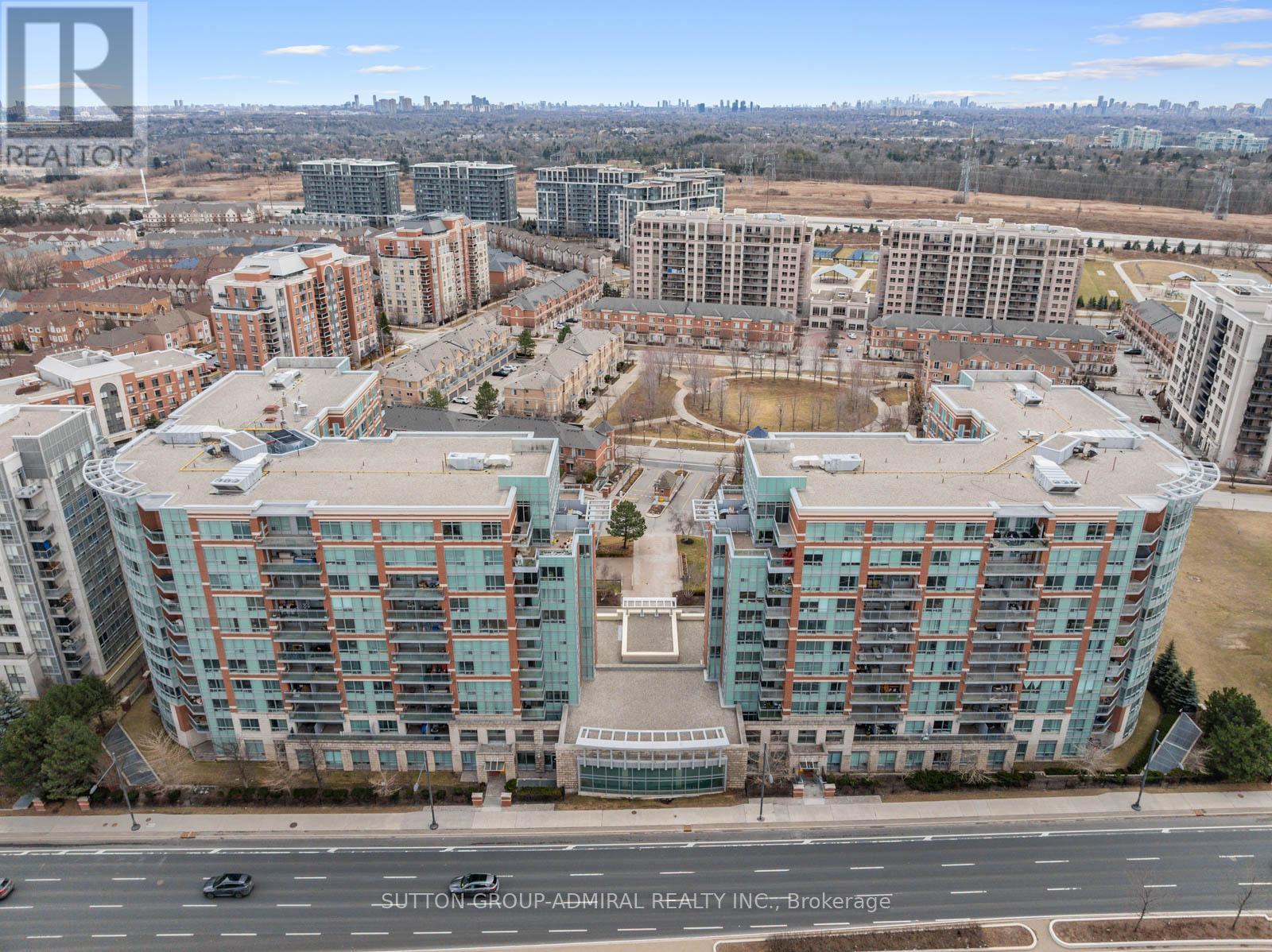 Photo 32 of 116 48 Suncrest Boulevard, Markham ON