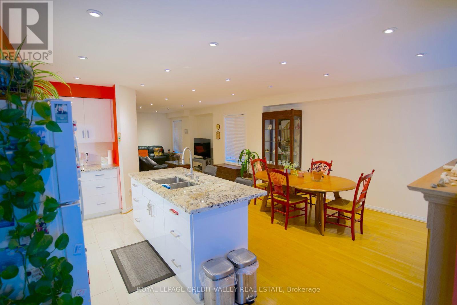 Photo 14 of 464 Dalmuir Mews, Mississauga ON