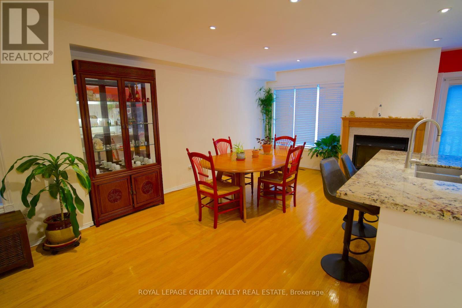 Photo 16 of 464 Dalmuir Mews, Mississauga ON