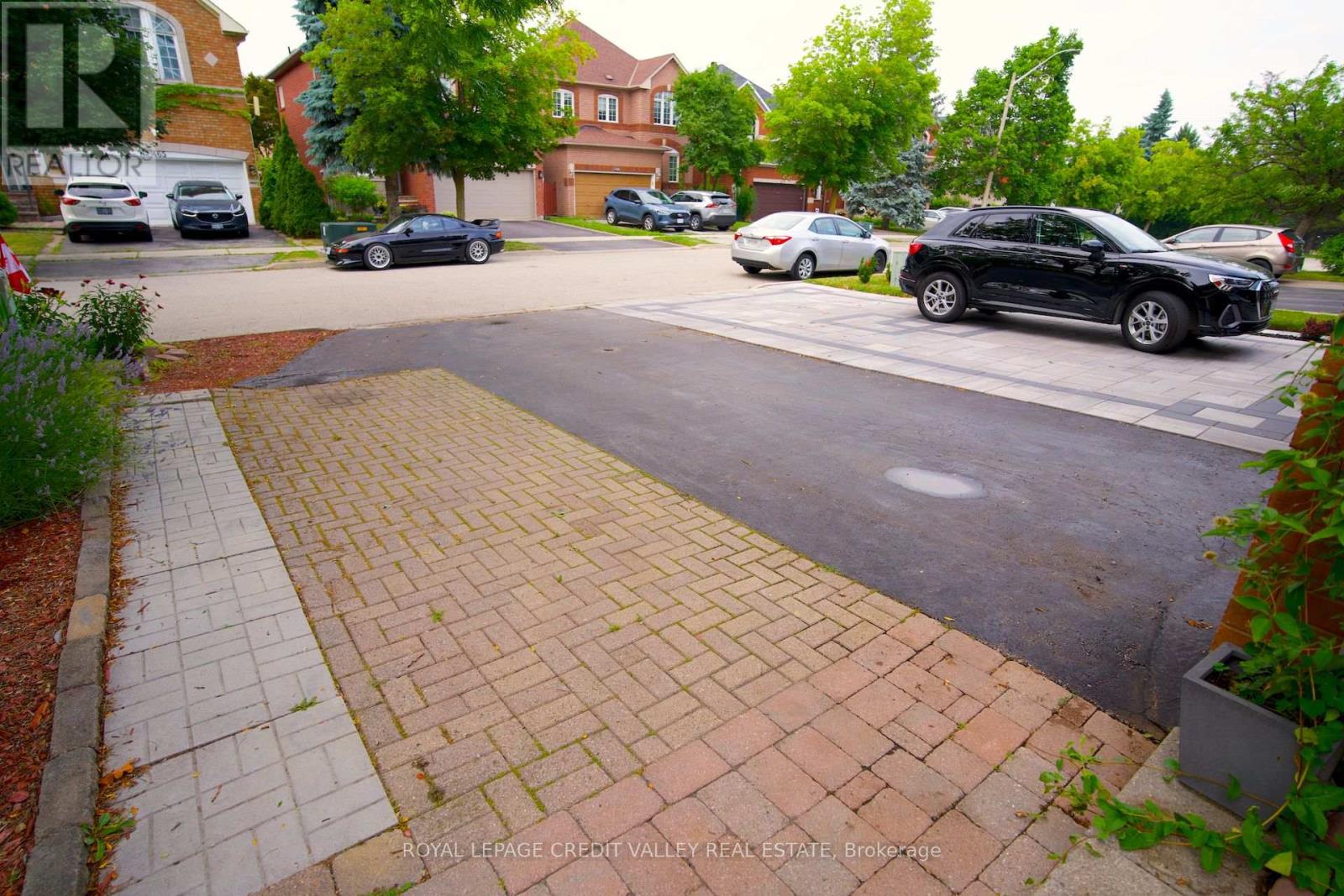 Photo 4 of 464 Dalmuir Mews, Mississauga ON