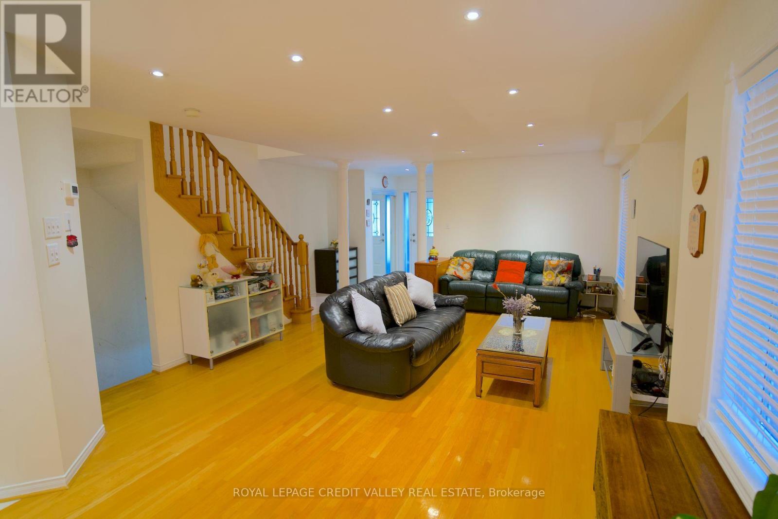 Photo 8 of 464 Dalmuir Mews, Mississauga ON