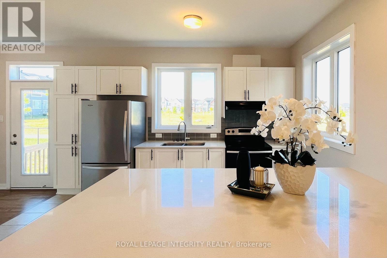 Photo 17 of 324 Canadensis Lane, Ottawa ON