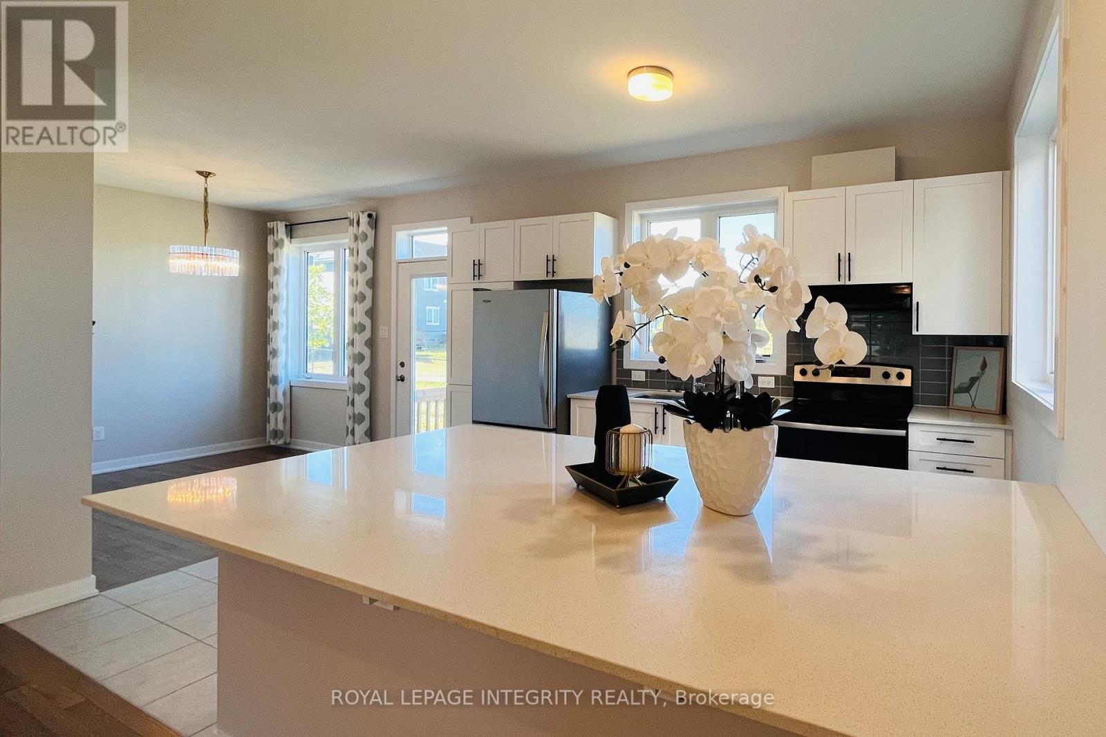 Photo 18 of 324 Canadensis Lane, Ottawa ON