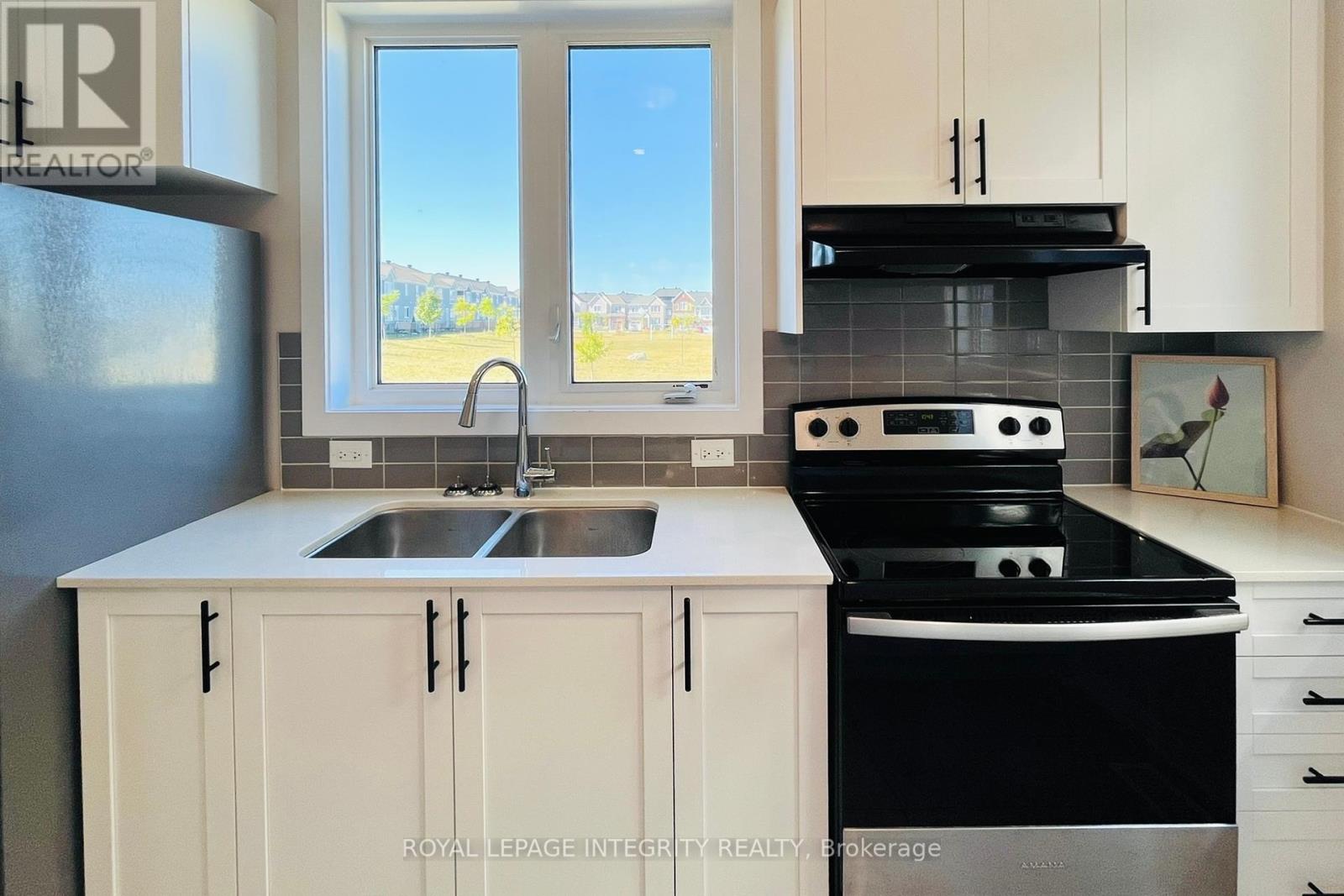 Photo 20 of 324 Canadensis Lane, Ottawa ON