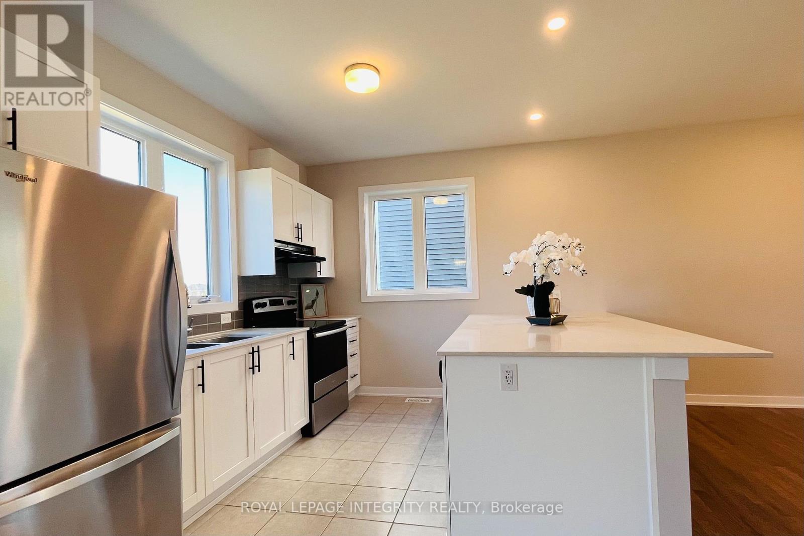 Photo 21 of 324 Canadensis Lane, Ottawa ON