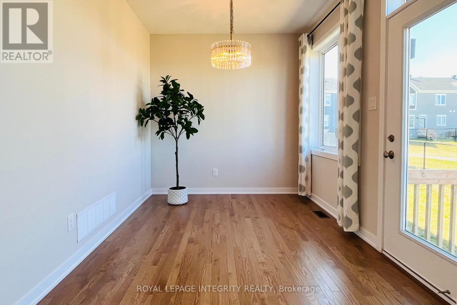 Photo 22 of 324 Canadensis Lane, Ottawa ON