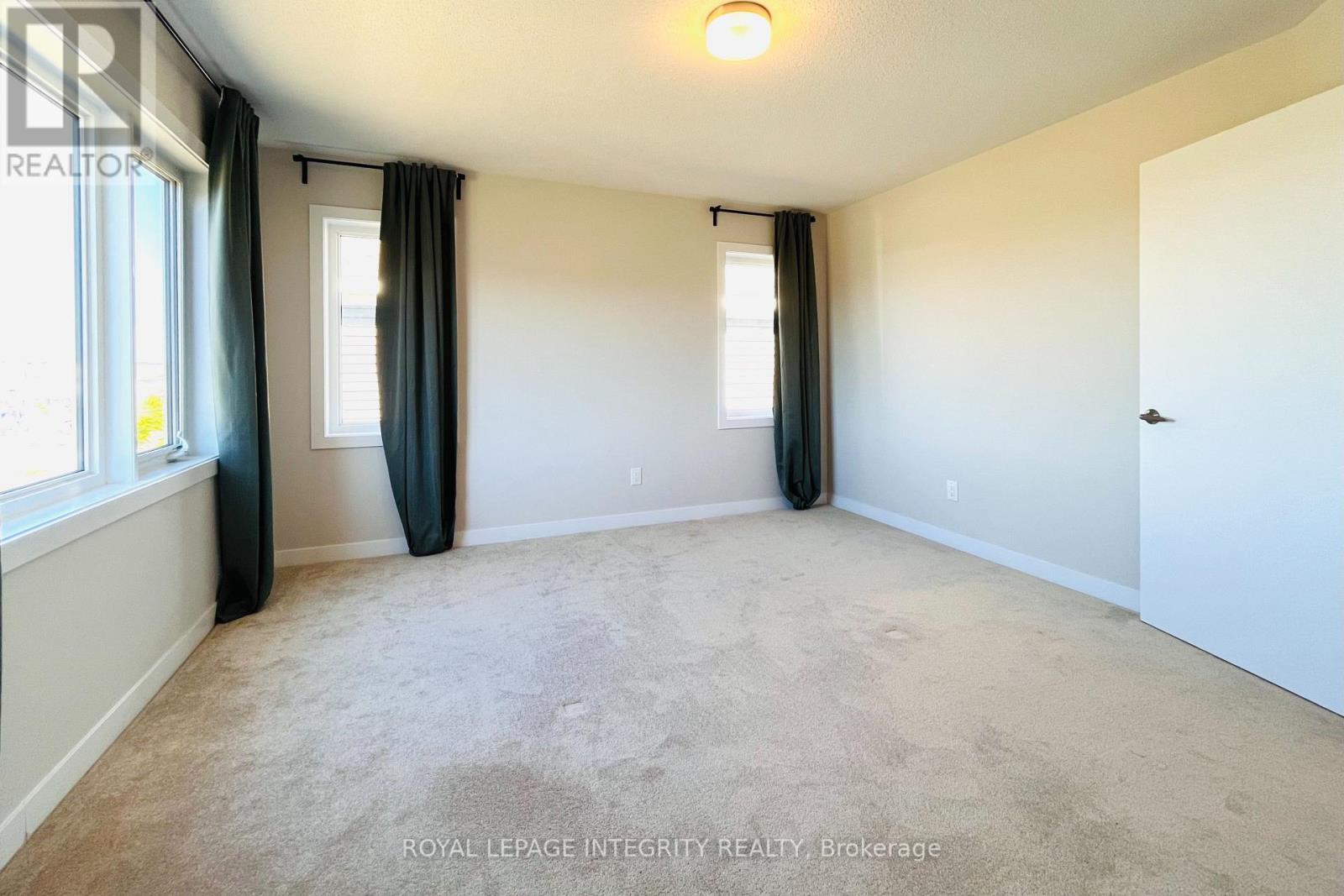 Photo 31 of 324 Canadensis Lane, Ottawa ON