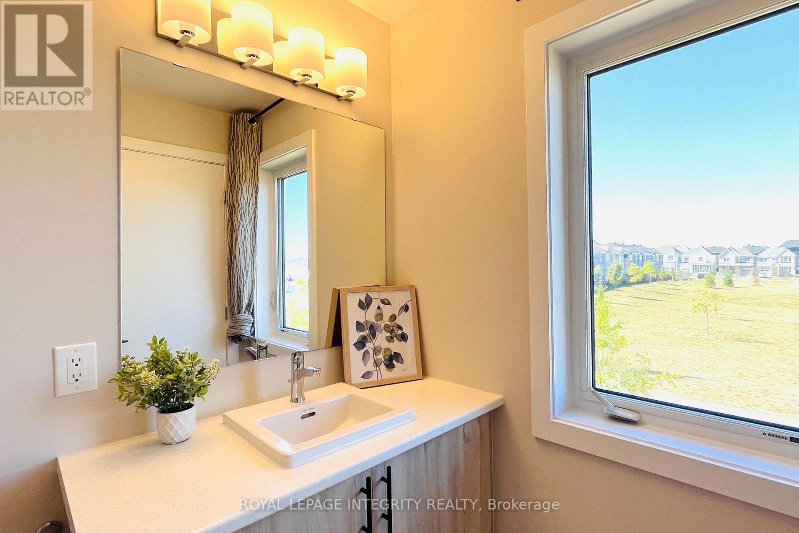 Photo 32 of 324 Canadensis Lane, Ottawa ON