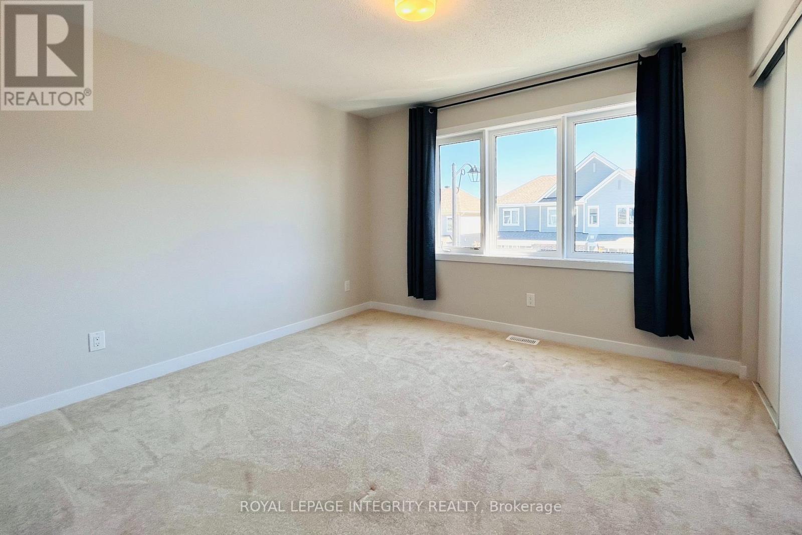 Photo 34 of 324 Canadensis Lane, Ottawa ON