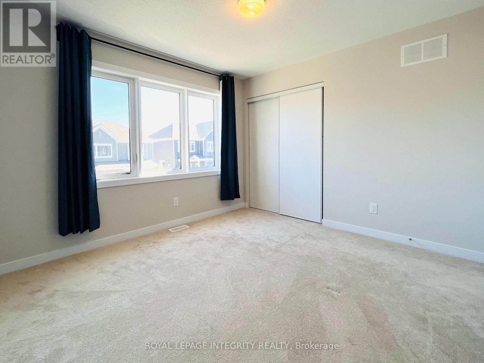 Photo 36 of 324 Canadensis Lane, Ottawa ON