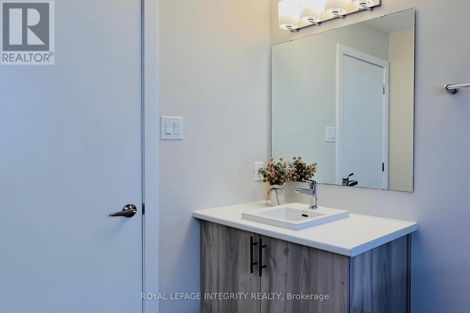 Photo 37 of 324 Canadensis Lane, Ottawa ON