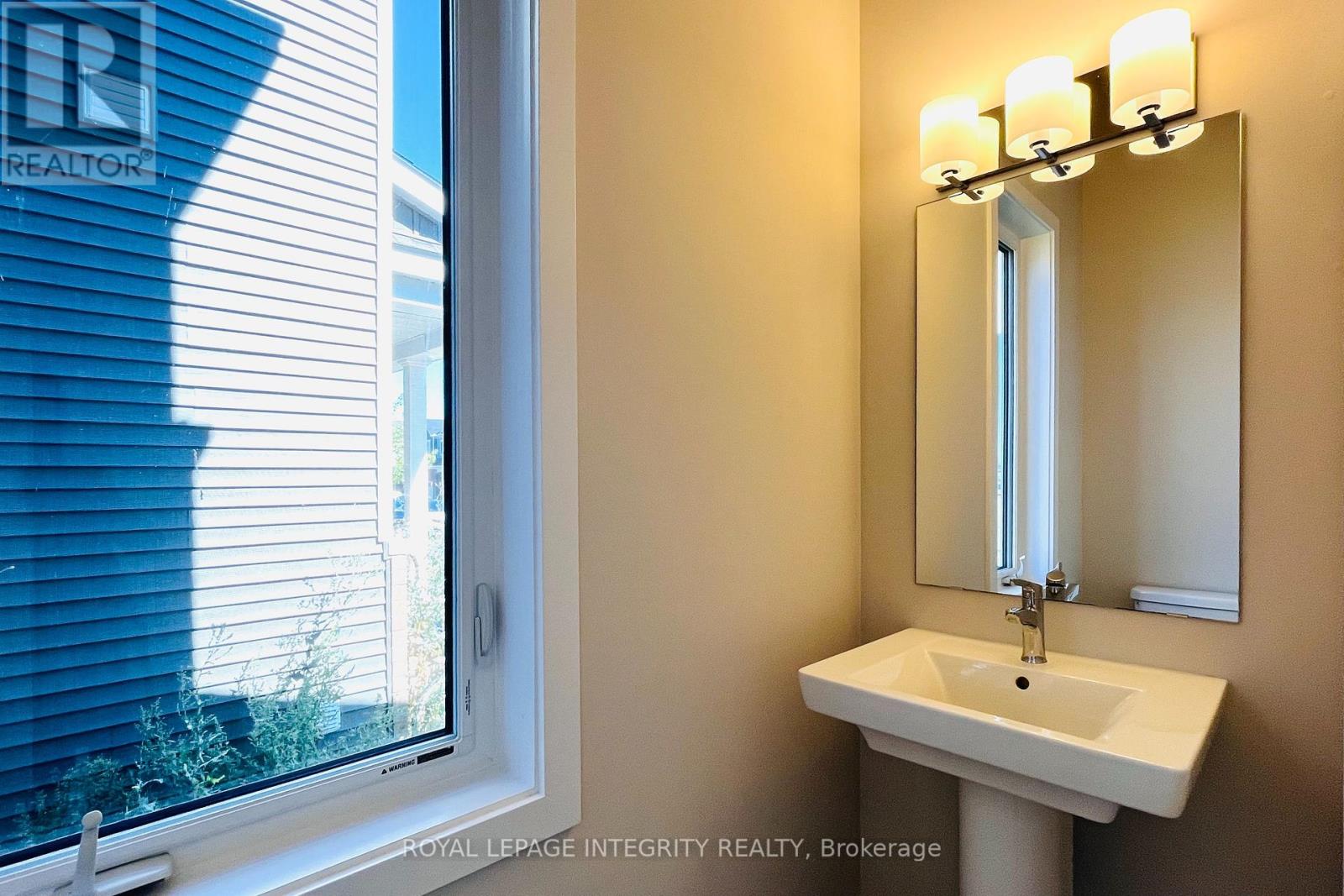 Photo 7 of 324 Canadensis Lane, Ottawa ON
