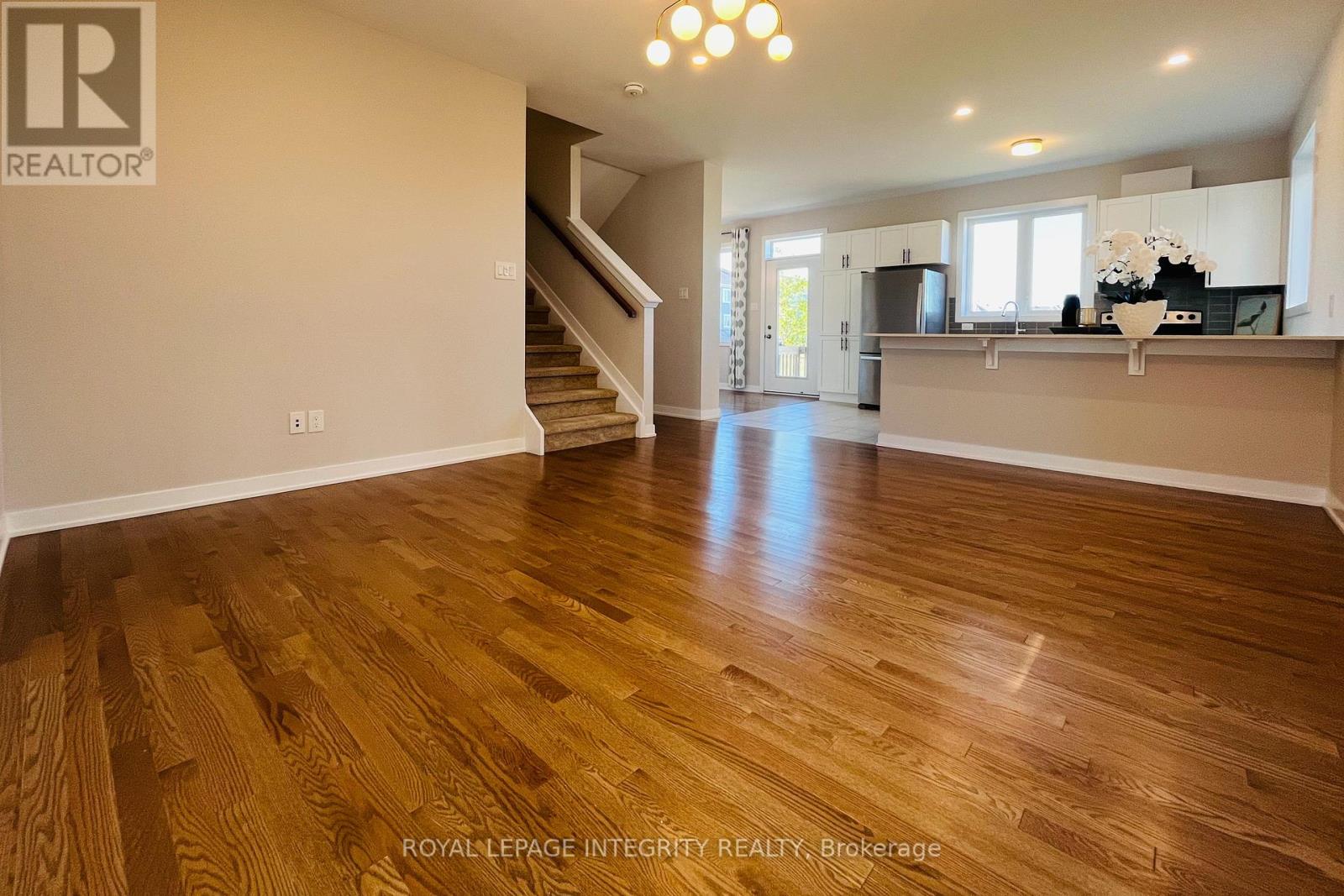 Photo 9 of 324 Canadensis Lane, Ottawa ON