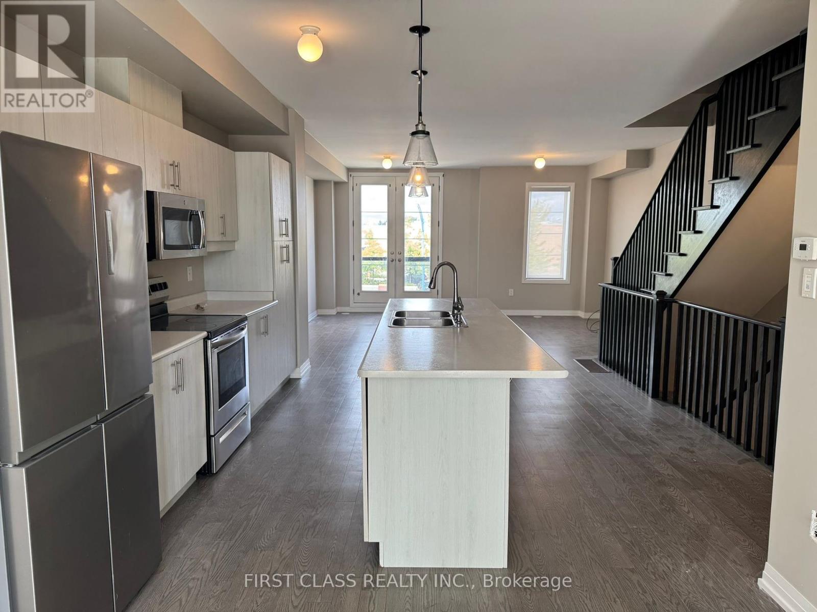 Photo 2 of 7 Prince William Boulevard, Clarington ON