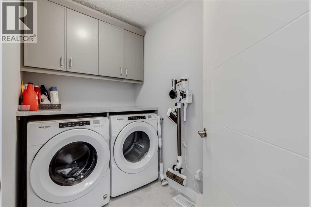 Photo 18 of 1037 Chinook Gate Heath Sw, Airdrie AB