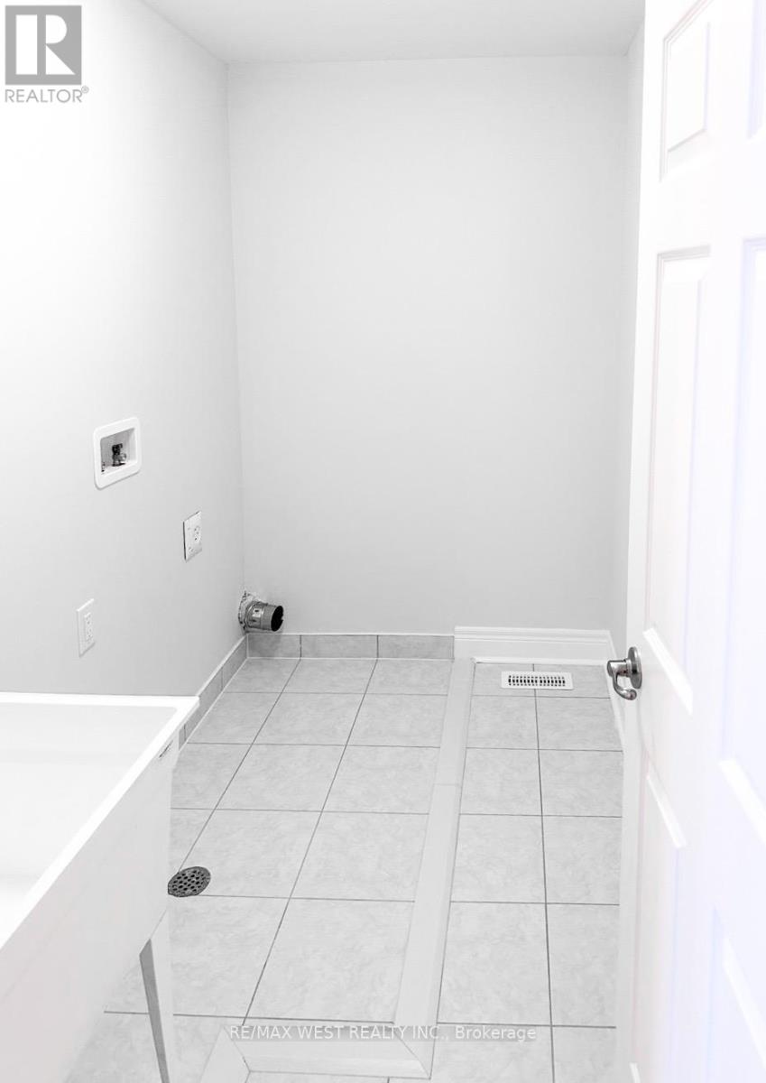 Photo 21 of 52 Kessler Drive, Brampton ON