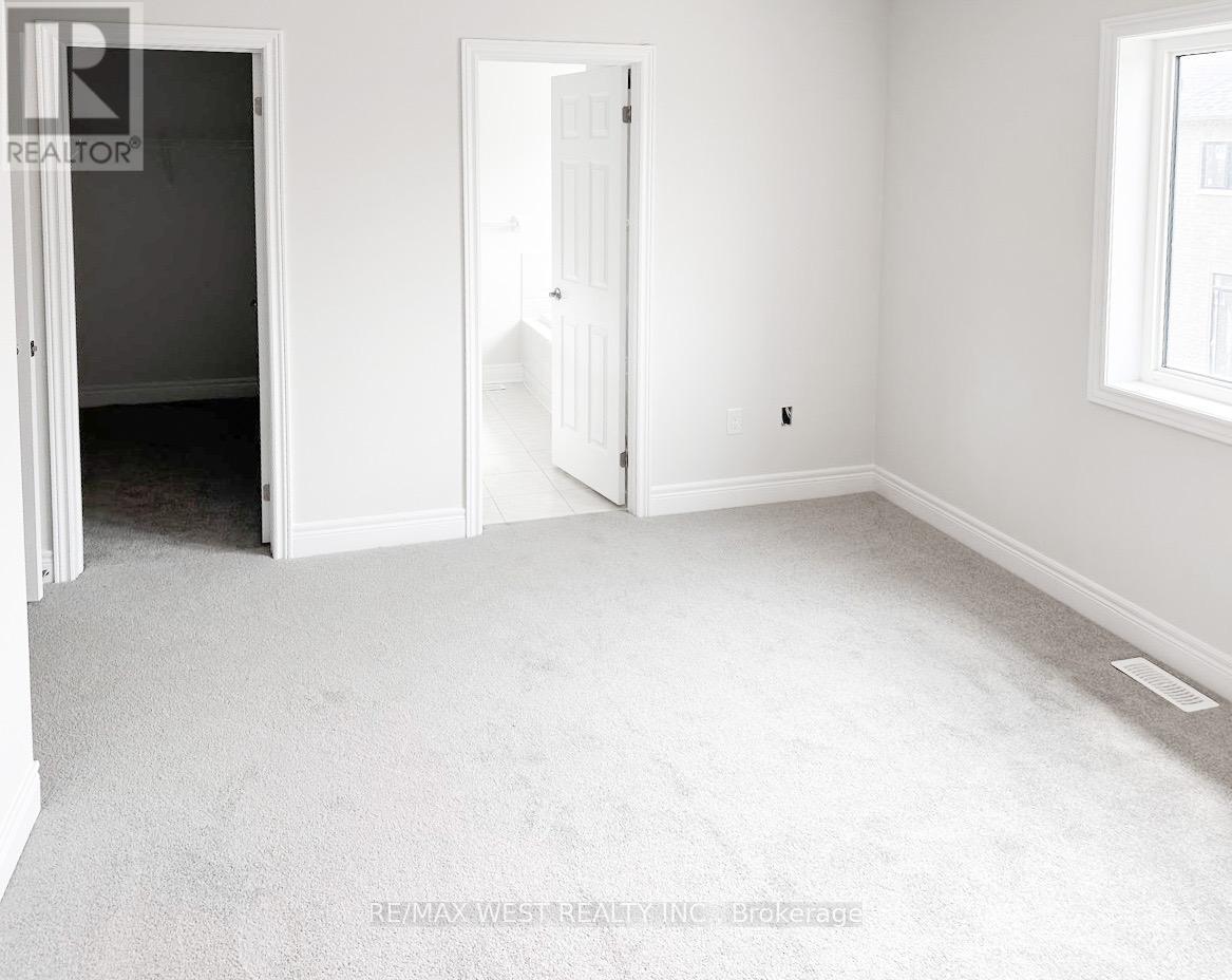 Photo 11 of 52 Kessler Drive, Brampton ON