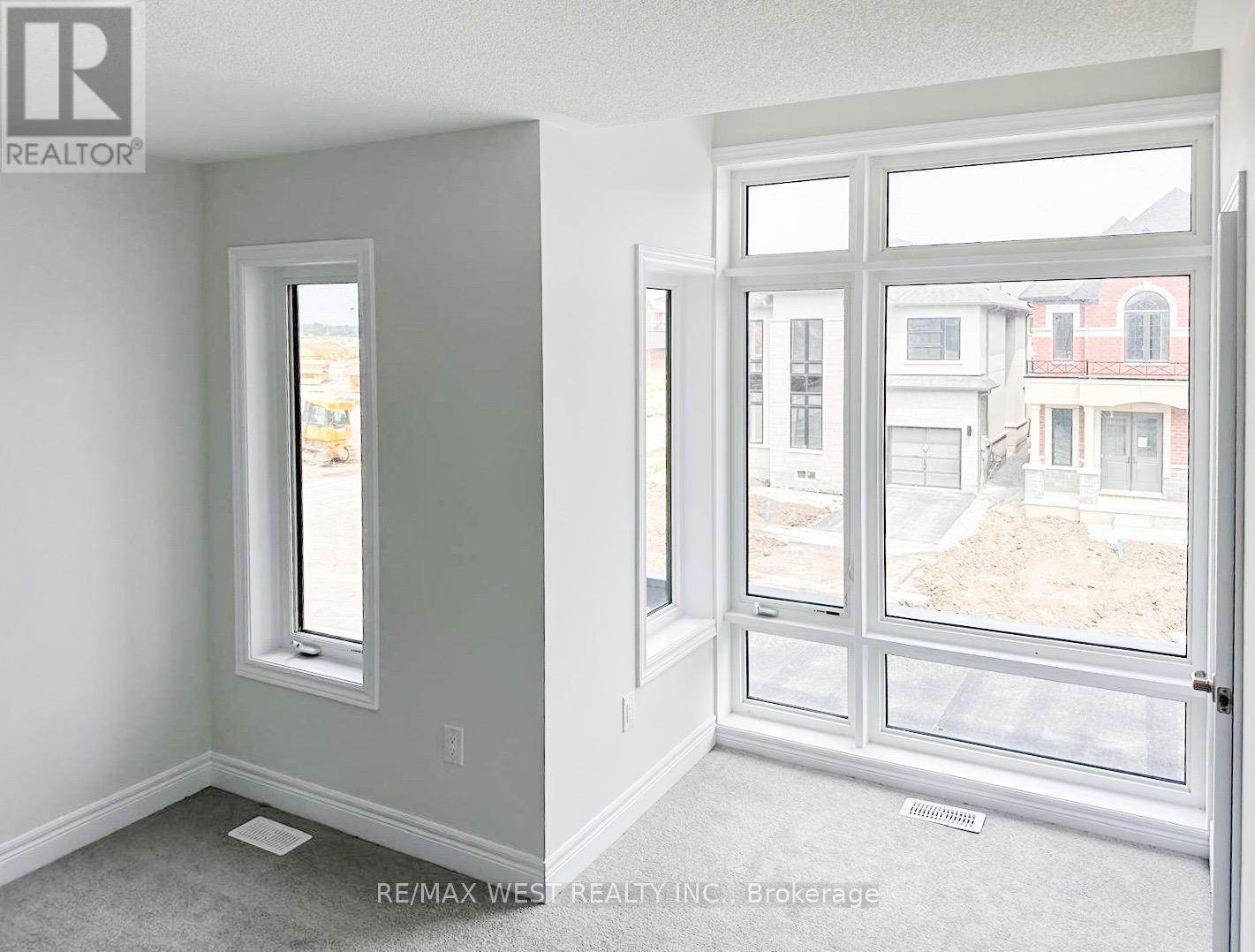 Photo 15 of 52 Kessler Drive, Brampton ON