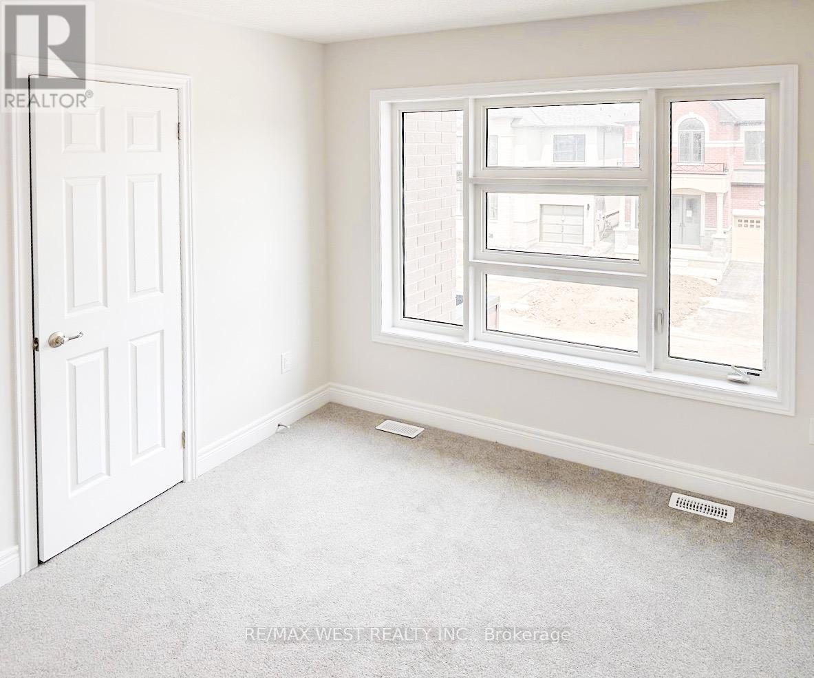 Photo 12 of 52 Kessler Drive, Brampton ON