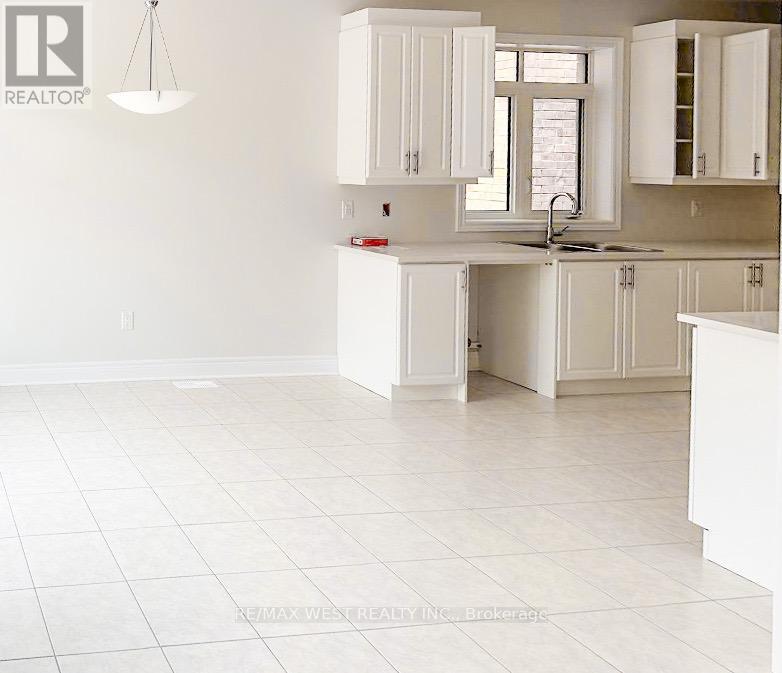 Photo 8 of 52 Kessler Drive, Brampton ON