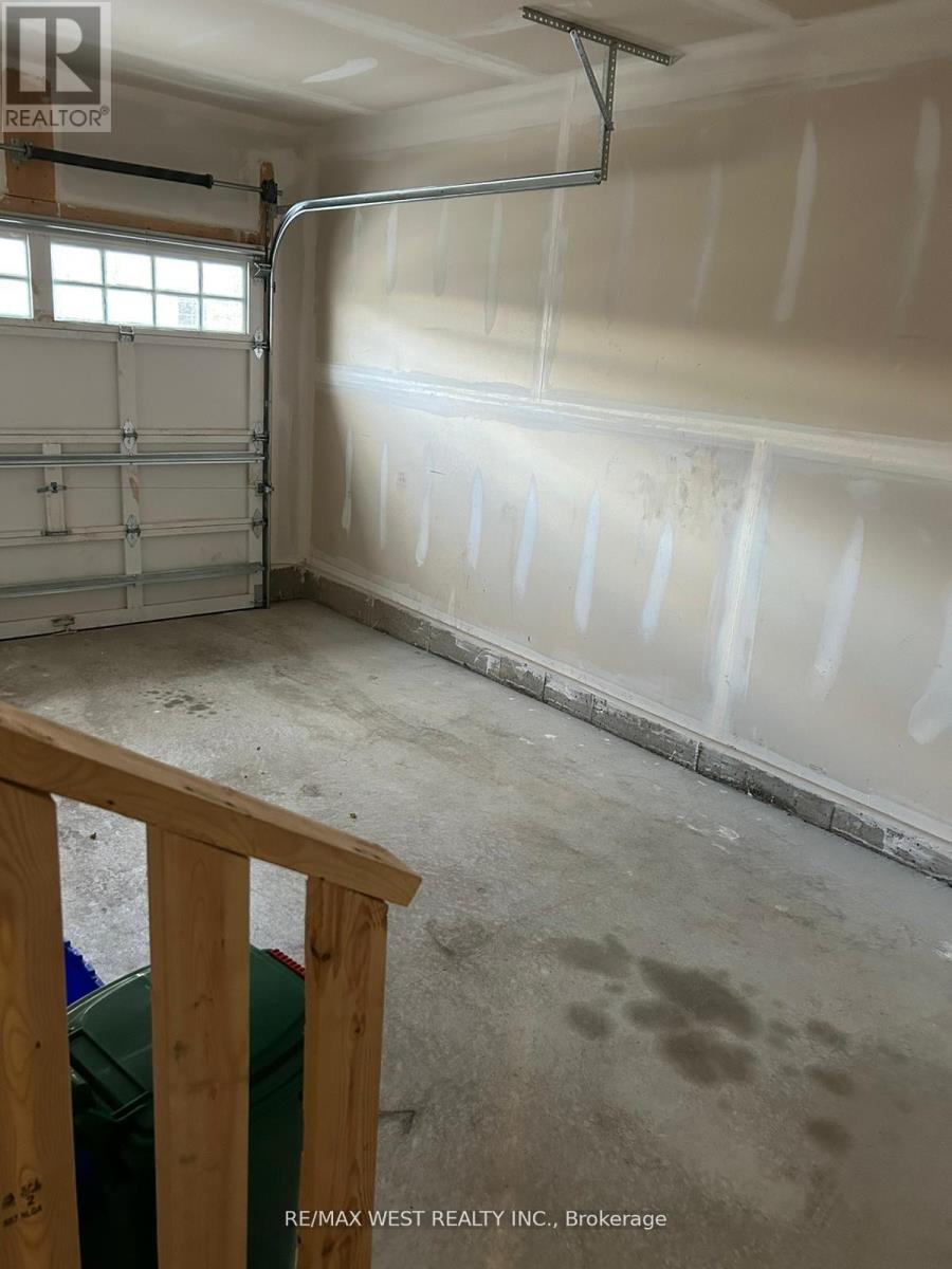 Photo 24 of 24 Dewberry Drive, Kitchener ON