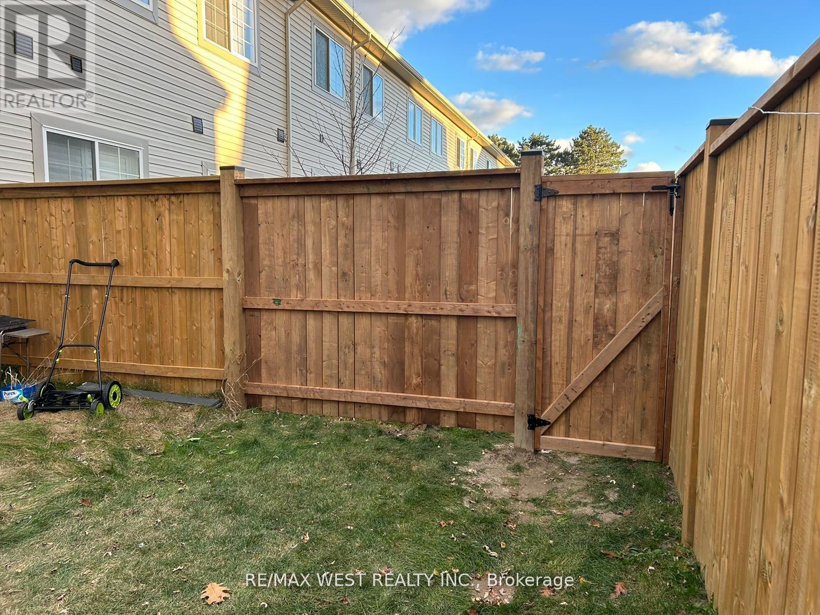 Photo 26 of 24 Dewberry Drive, Kitchener ON