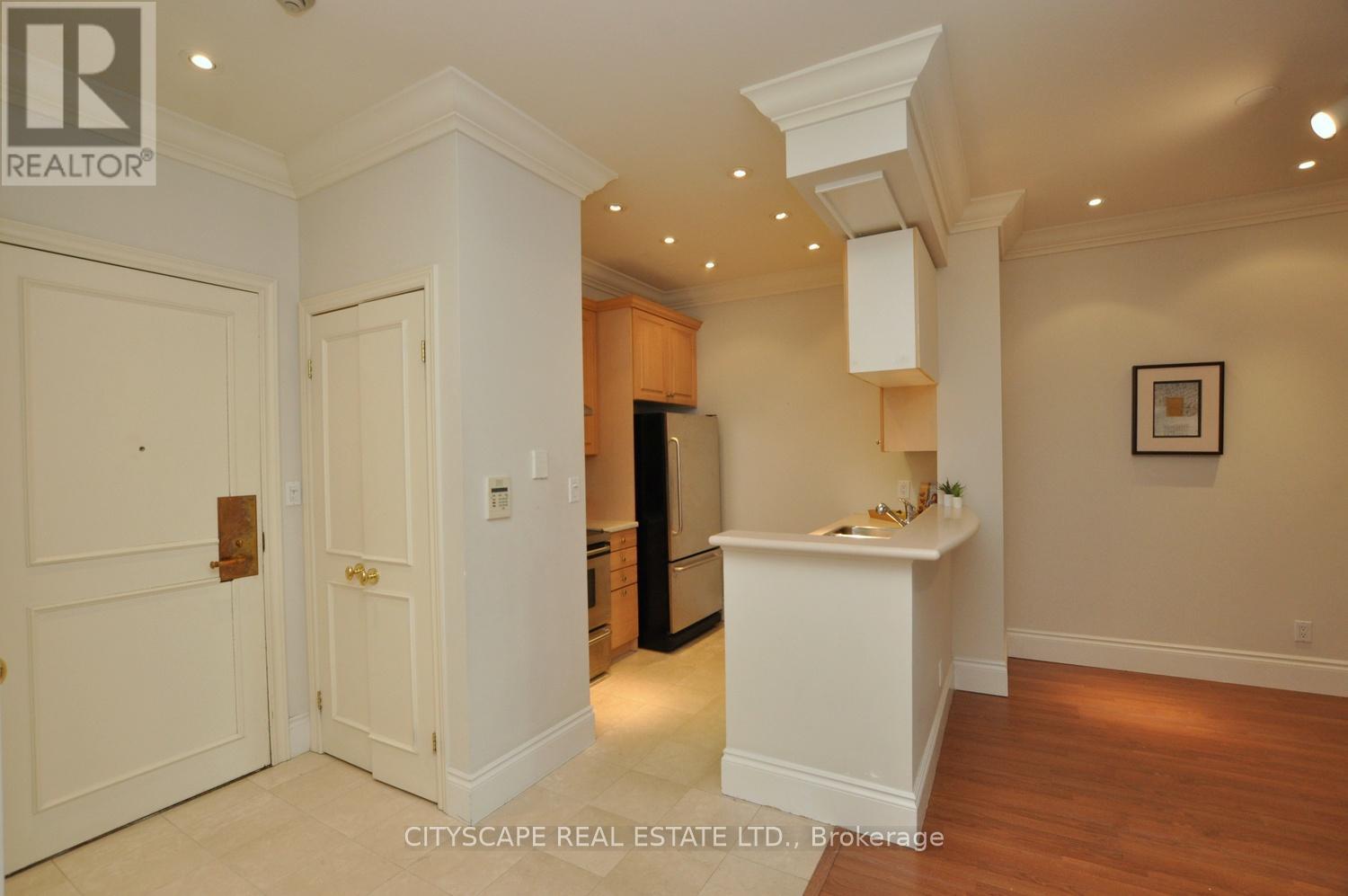Photo 10 of 102 Bloor Street, Toronto ON
