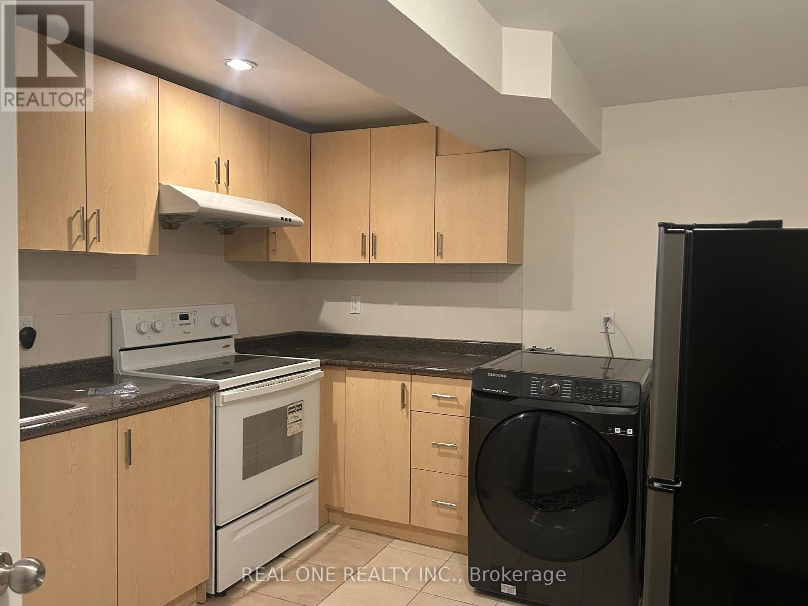 Photo 4 of 30 Bobmar Road, Toronto ON