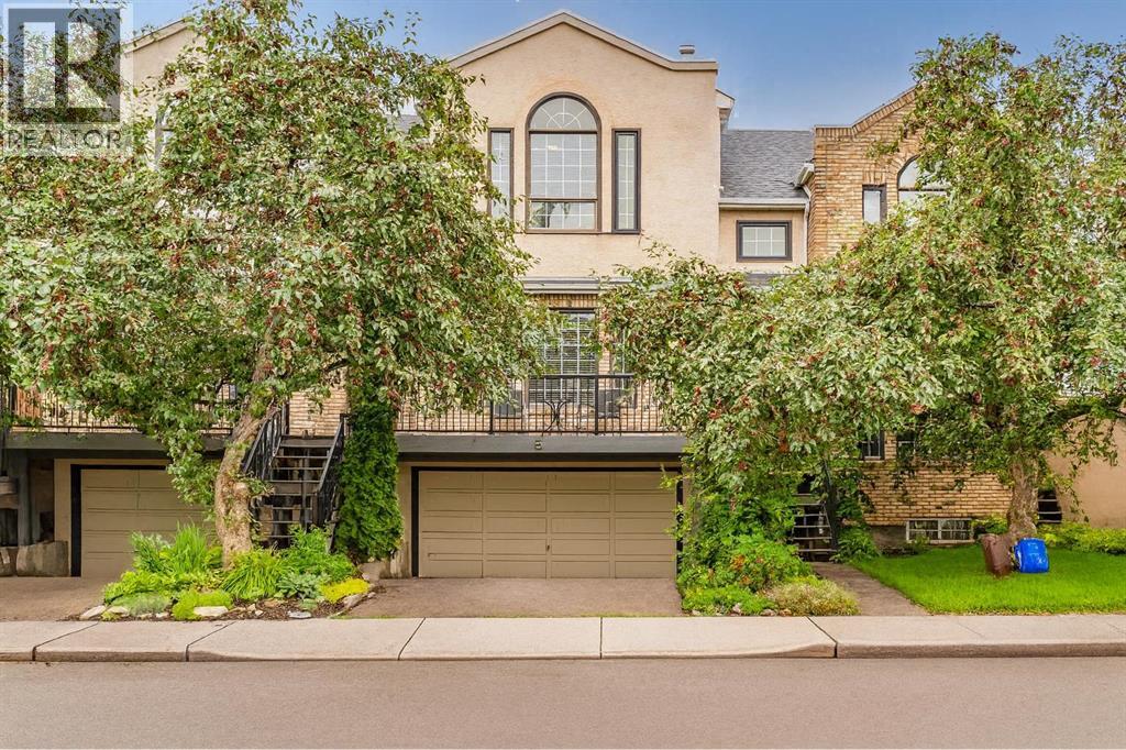 Photo 1 of 2632 19 Avenue Sw, Calgary AB
