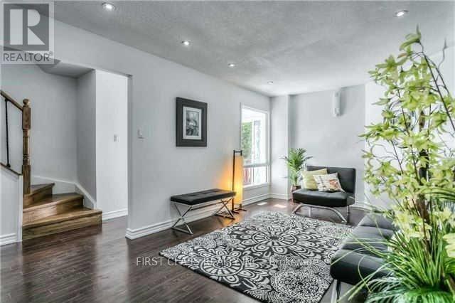 Photo 2 of Upper 9 Upton Crescent, Markham ON