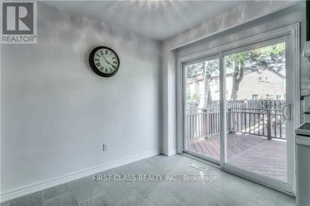Photo 5 of Upper 9 Upton Crescent, Markham ON