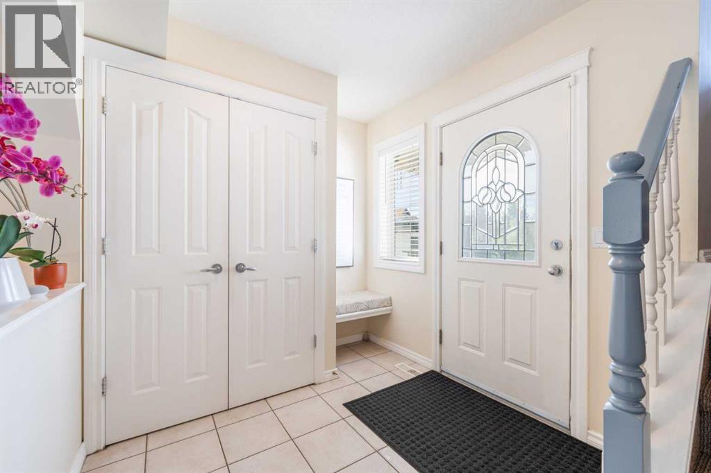 Photo 3 of 34 Crystalridge Close, Okotoks AB