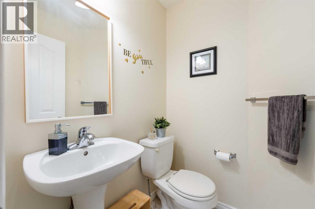 Photo 20 of 34 Crystalridge Close, Okotoks AB