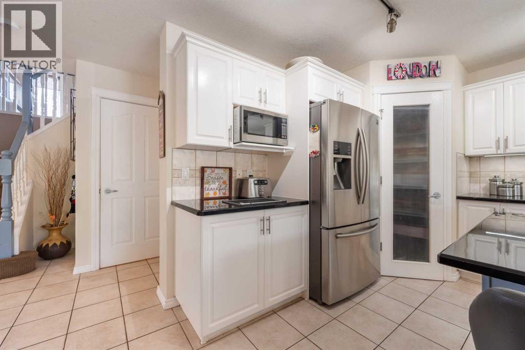 Photo 16 of 34 Crystalridge Close, Okotoks AB