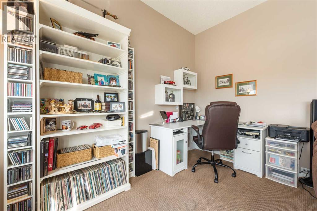 Photo 25 of 34 Crystalridge Close, Okotoks AB