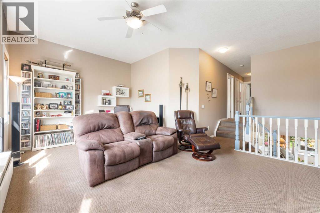 Photo 22 of 34 Crystalridge Close, Okotoks AB