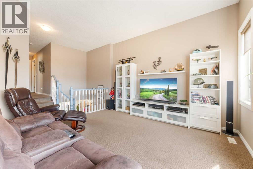 Photo 24 of 34 Crystalridge Close, Okotoks AB