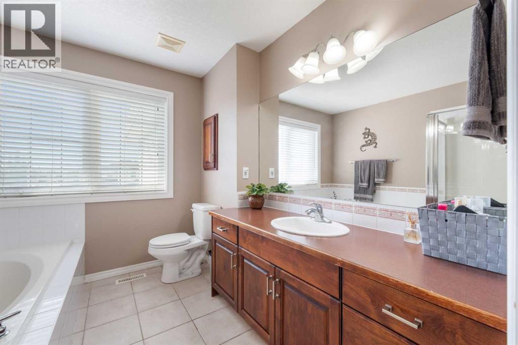 Photo 29 of 34 Crystalridge Close, Okotoks AB