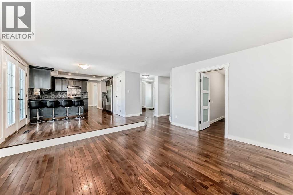 Photo 14 of 42 Denmark Crescent, Red Deer AB