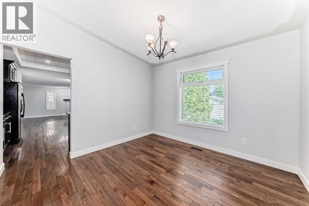 Photo 12 of 42 Denmark Crescent, Red Deer AB