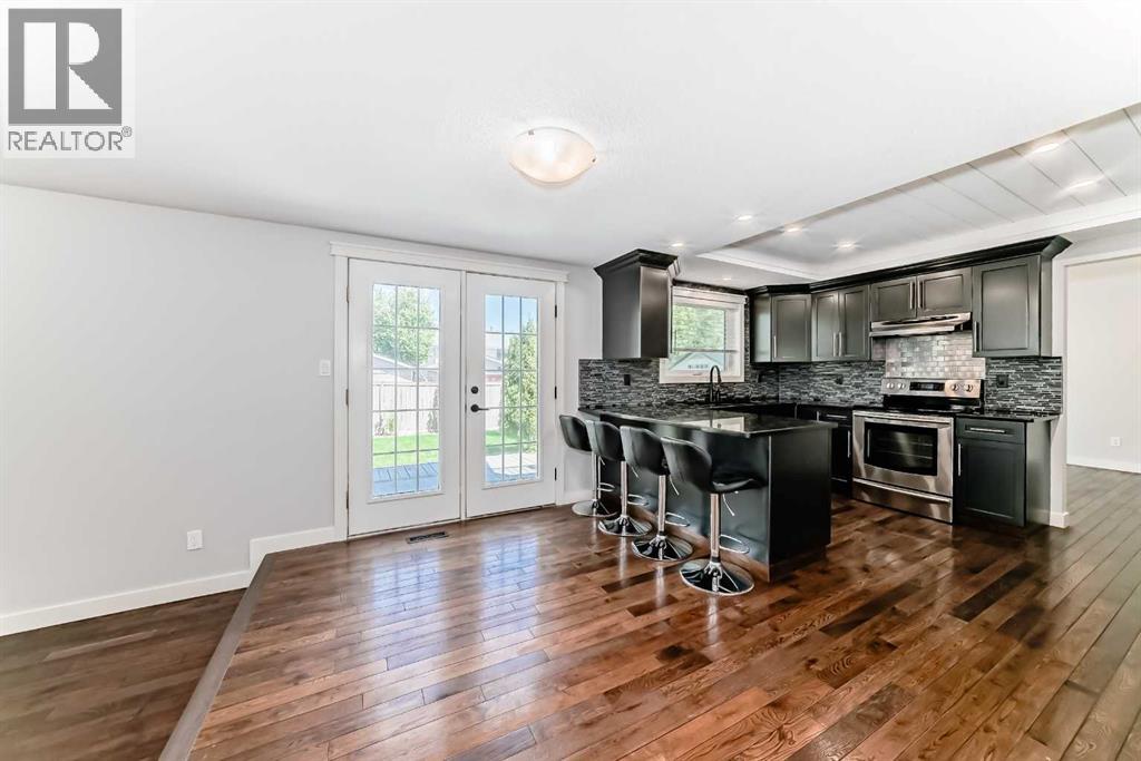 Photo 9 of 42 Denmark Crescent, Red Deer AB