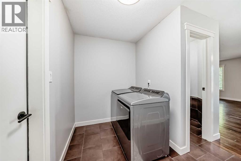Photo 20 of 42 Denmark Crescent, Red Deer AB