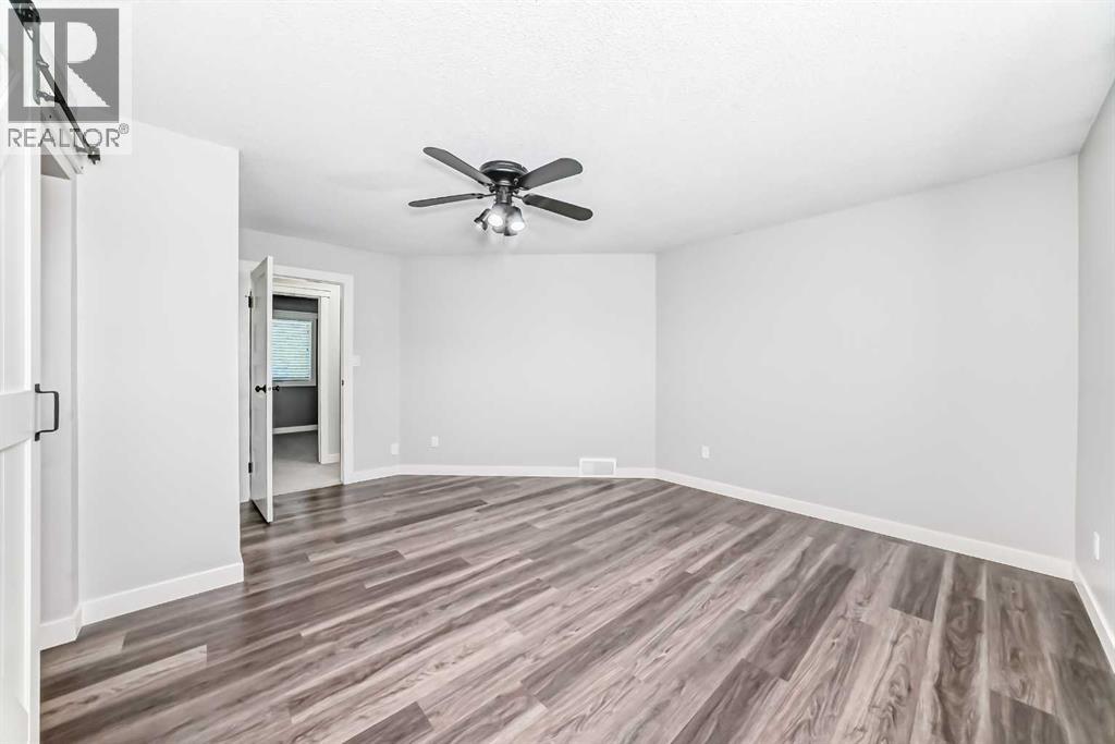 Photo 24 of 42 Denmark Crescent, Red Deer AB