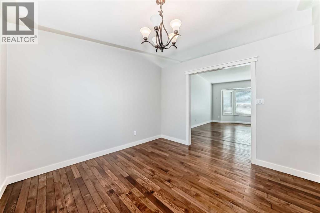 Photo 13 of 42 Denmark Crescent, Red Deer AB
