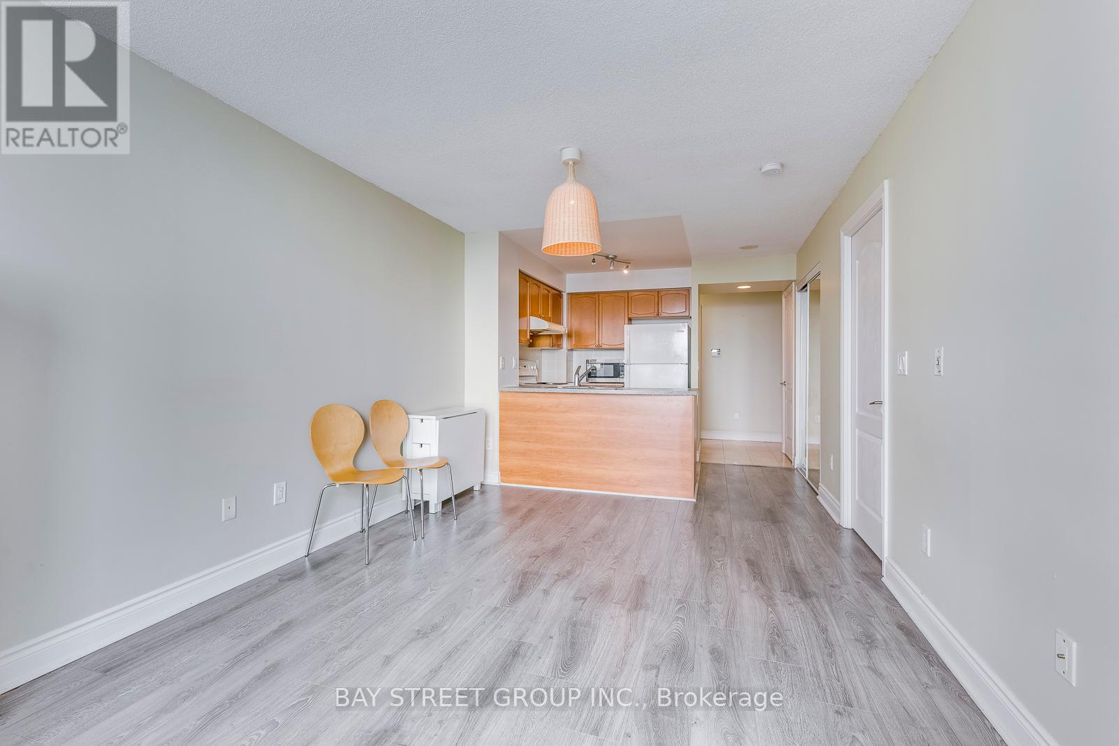 Photo 10 of 1001 60 Brian Harrison Way, Toronto ON
