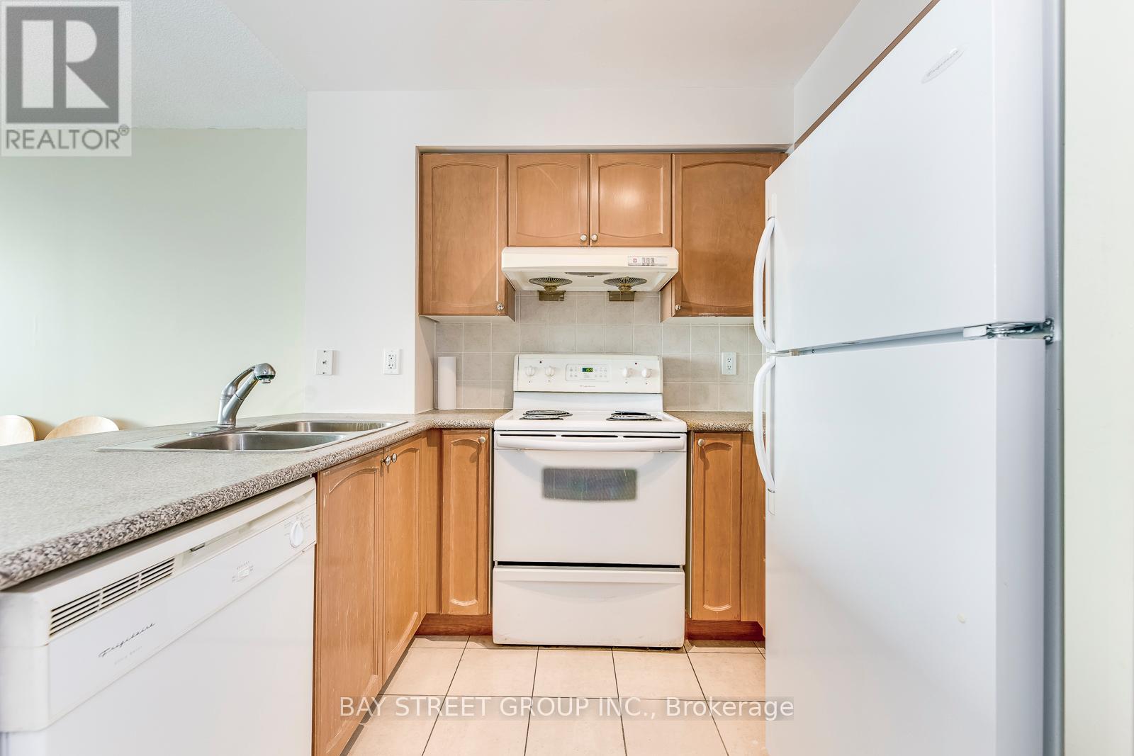 Photo 13 of 1001 60 Brian Harrison Way, Toronto ON