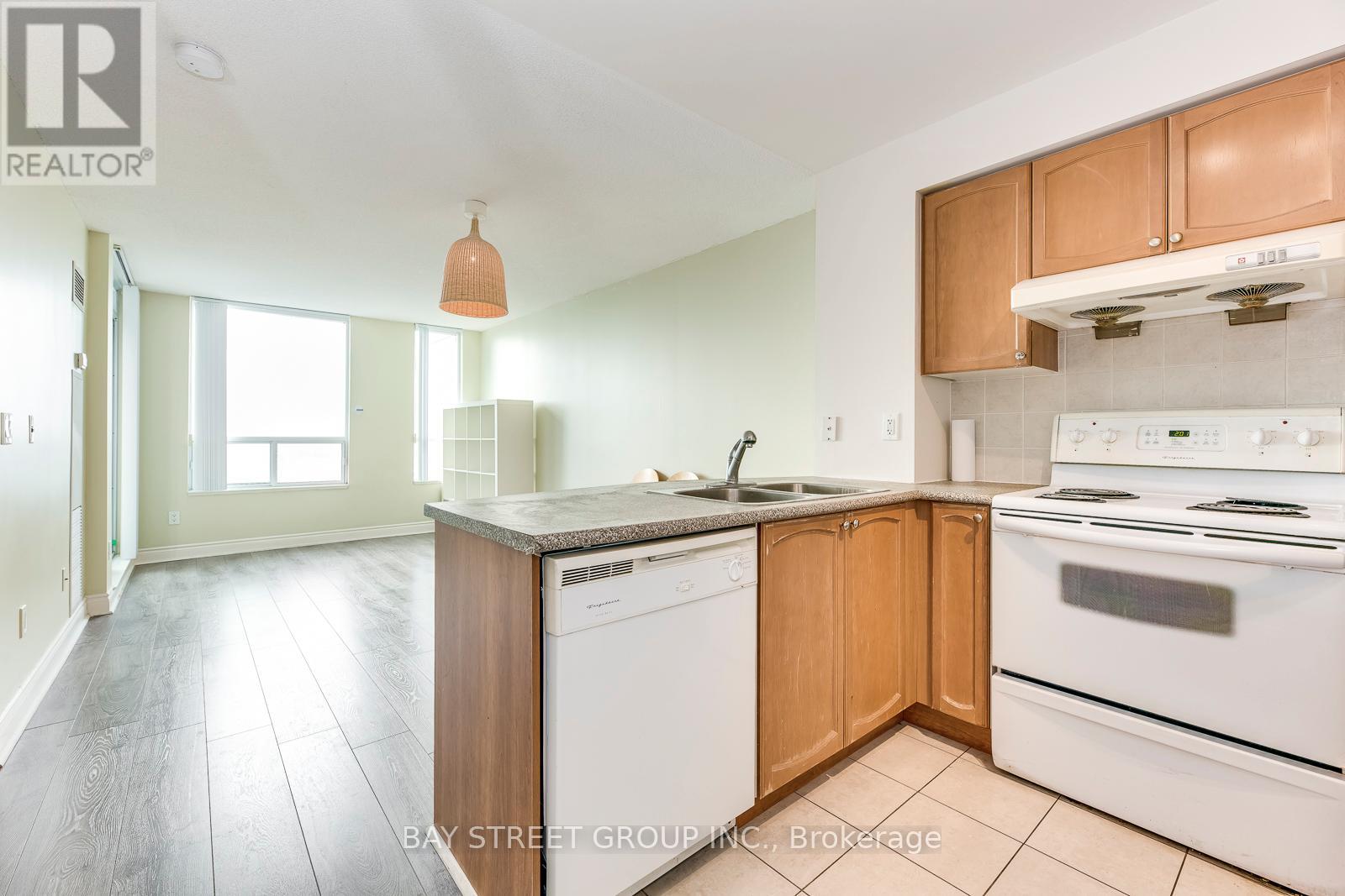 Photo 15 of 1001 60 Brian Harrison Way, Toronto ON