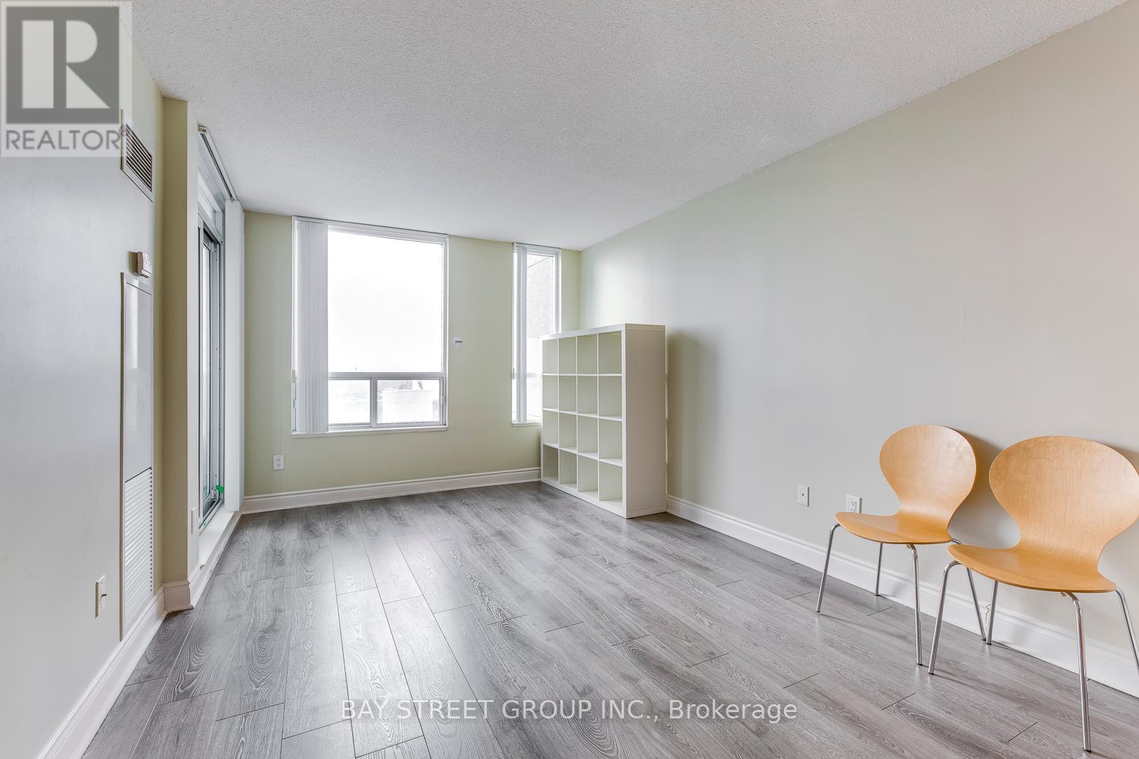 Photo 7 of 1001 60 Brian Harrison Way, Toronto ON